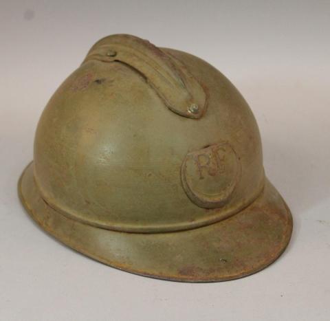 Insigne de casque  Adrian  des troupes d'Afrique   modèle 15  1ere guerre 