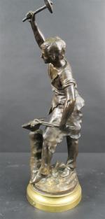 MOREAU Louis (1883-1952) : Forgeron. Bronze patiné signé, socle marqué...