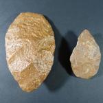 PREHISTOIRE. Paléothique Acheuléen - Lot de deux bifaces en quartzite,...