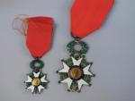 France Ordre de la Légion d'honneur. Lot de 2 étoiles...