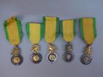 France Lot de 5 Médailles militaires, IIIè et Ivè Républiques....
