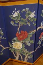 Petit paravent à quatre feuilles à décor japonisant peint sur...