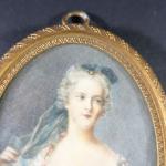 Miniature ovale représentant une dame de qualité, ép. XIX's, 8...