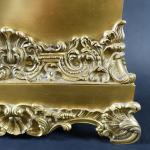 Pendule d'époque Romantique en bronze à décor de Sainte-Catherine assise...