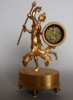 Petite pendule d'époque XIXème siècle en bronze ciselé redoré à...
