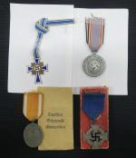 Allemagne Lot de 4 décorations : Croix des mères, Médaille de...