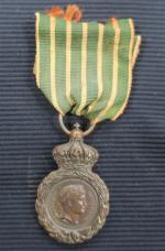 France Médaille de Sainte-Hélène. Bronze, ruban. (usures)