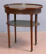 344 - Petite table-desserte ovale d'époque Louis XVI en acajou...