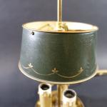 Petite lampe bouillotte moderne de style XIX's à trois lumières,...