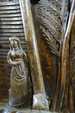 ART POPULAIRE : Panneau en bois sculpté en haut-relief représentant...