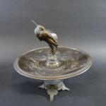 CAIN Auguste (1821-1894) : Coupe sur pied en bronze patiné...