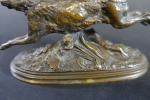 DUBUCAND Alfred (1828-1894) : Lièvre courant. Bronze patiné, signé. Haut....