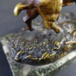 RICHARD R. : Sanglier. Bronze patiné sur socle marbre. Haut....