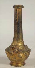 MARIONNET Albert (1852-1910) : Vase en bronze doré à décor...