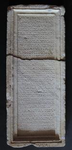 STÈLE en pierre avec inscription d'Aphrodisias publiée dans le corpus...