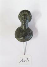 103 - BUSTE de divinité féminine. Bronze. Epoque romaine. Haut....