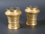 Paire de petits pots-cassolettes en bronze doré d'époque Empire, frises...