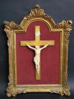 Crucifix en ivoire sculpté d'époque XIX's. Haut. tête-pied : 18...