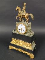 Pendule d'époque Napoléon III en bronze patiné et marbre noir...