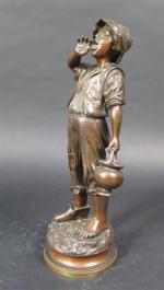 DUBOIS Paul (1827-1905) : Le petit porteur d'eau appelant. Bronze...