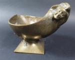 ENGRAND Georges (1852-1936) : Coupe en bronze de forme mouvementée,...
