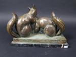 FONTINELLE Louis (1886-1964) : Deux écureuils. Bronze patiné, signé, sur...
