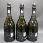 Champagne. Trois bouteilles de champagne Dom Pérignon Vintage 2010 Brut.