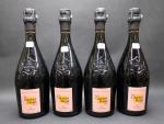 Champagne Rosé. Quatre bouteilles de champagne La Grande Dame 2008...