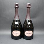 Champagne rosé. Deux bouteilles de champagne Dom Ruinart Rosé Brut...