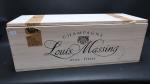 Champagne. Un jéroboam en caisse (ouverte) de champagne Louis Massing...