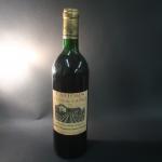 Bordeaux Rouge. 2 bouteilles : une Clos de l'Oratoire, Grand...