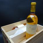 Bordeaux blanc. Caisse bois contenant 6 bouteilles de Château d'Yquem...