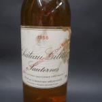 Bordeaux Blanc. 1 bouteille Château Gilette Sauternes 1956. Étiquette tâchée...