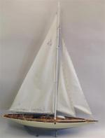 45 - Maquette de voilier de plaisance à un mat...