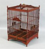 20 - Cage à oiseaux en acajou et bois teinté,...