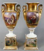 66 - Paire de vases d'époque Empire en porcelaine à...