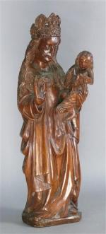 60 - Vierge à l'Enfant en bois naturel sculpté, la...