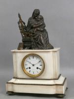 35 - Pendule d'époque Louis-Philippe en bronze et marbre blanc...