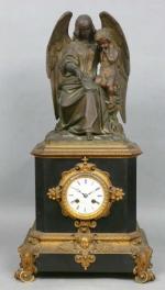 36 - Pendule d'époque Napoléon III à décor d'un ange...