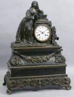 40 - Pendule d'époque Louis-Philippe en bronze et marbre noir...