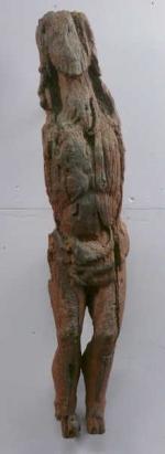 46 - Christ en Croix. Fragment en bois sculpté, ép....