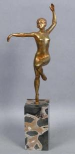 77 - BALLESTE : Ballerine nue. Bronze sur socle en...