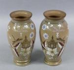 39 - Paire de vases balustres en verre opalin à...