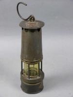 89 - Lampe de mineur à essence en fer et...