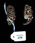 379 - Paire de clips d'oreilles en fils d'or torsadés...