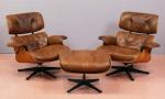 Charles et Ray EAMES : Paire de fauteuils ''Lounge Chair...