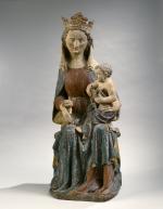 Vierge à l'Enfant, en bois sculpté, polychromé et doré. Vendue...