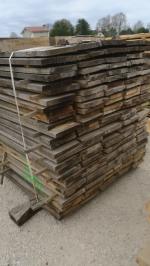 Palette planches de chêne 3000x27x170 à 200 environ 135 pièces....