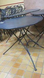 Ensemble de terrasse métal : 5 tables rondes pliantes diam 75...