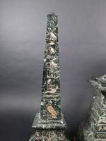 EGYPTOMANIE : Garniture de cheminée en marbre vert de mer...